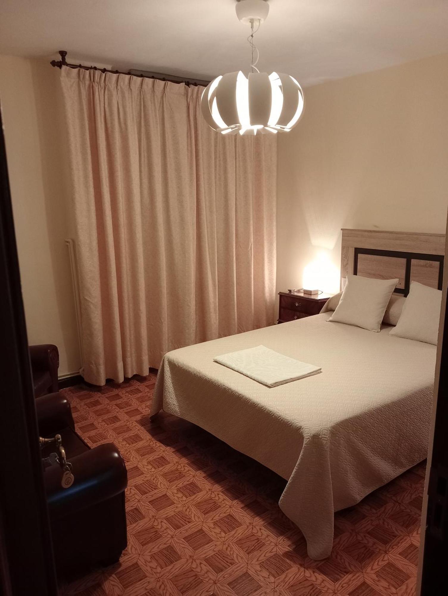 Habitacion Matrimonial Centro Ciudad Овьедо Экстерьер фото